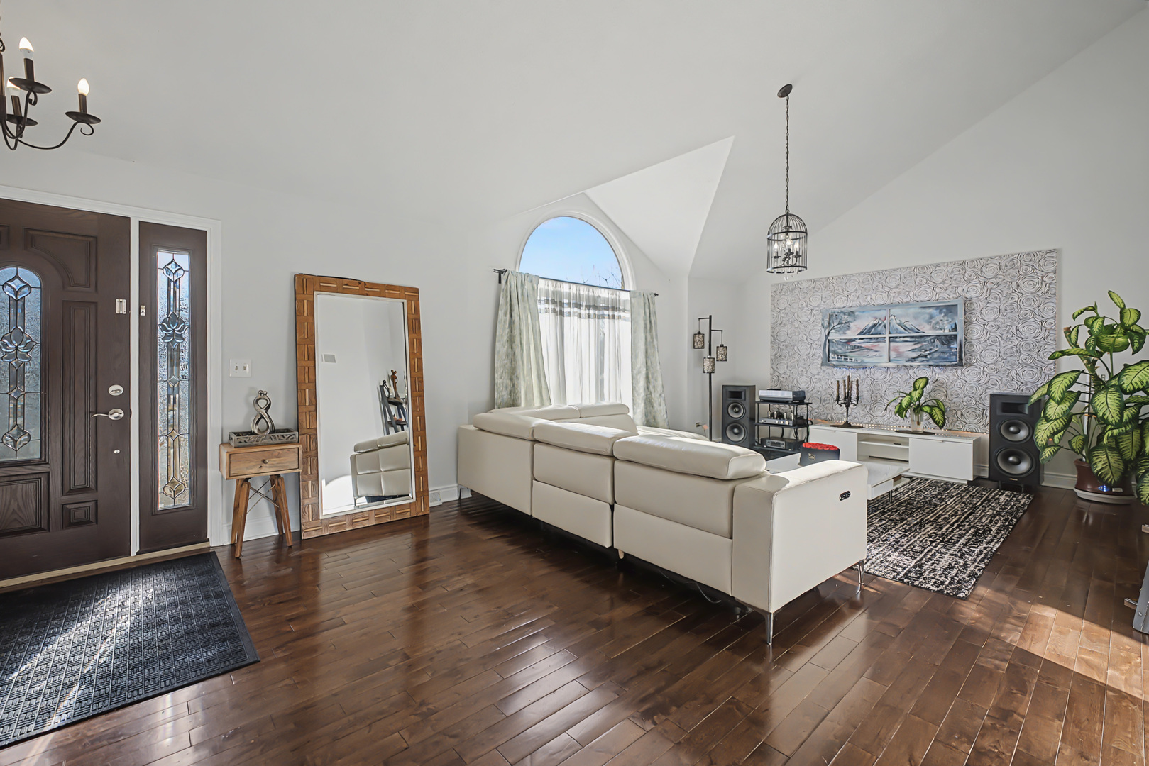 24914 W Illini Drive, Plainfield, IL 60544