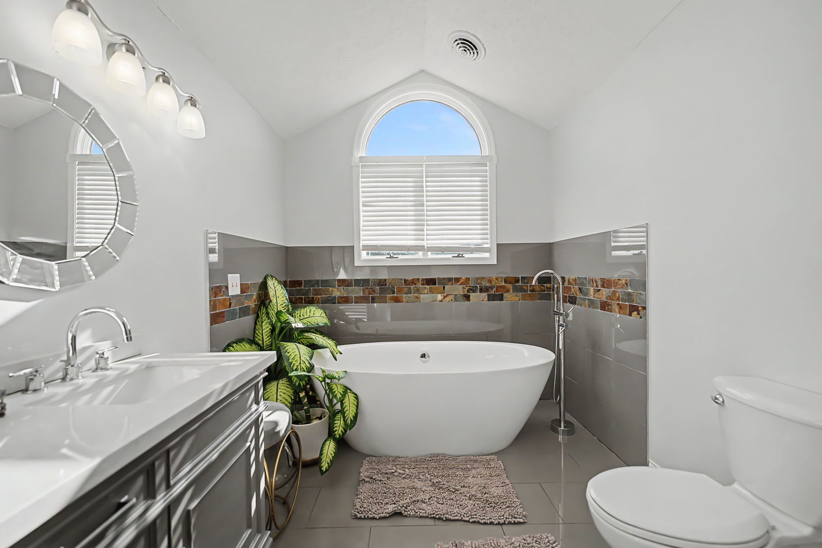 24914 W Illini Drive, Plainfield, IL 60544