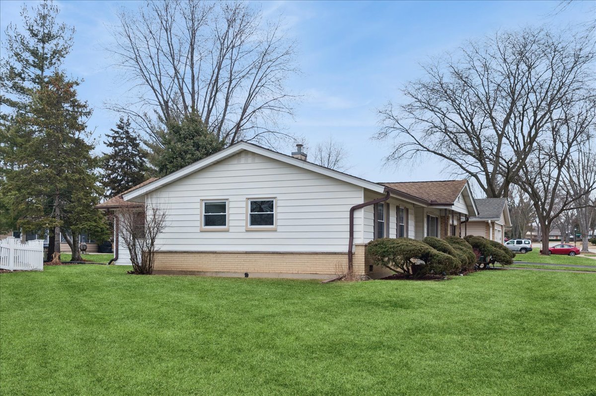 234 Peach Tree Lane, Elk Grove Village, IL 60007