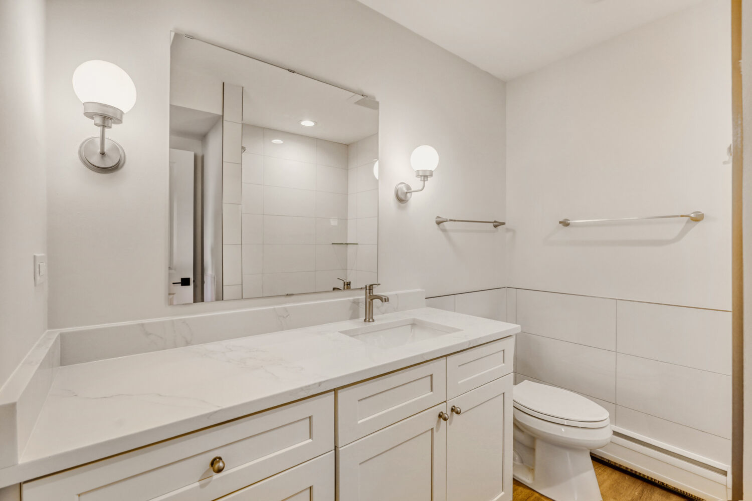 785 Pershing Avenue #1-B, Glen Ellyn, IL 60137