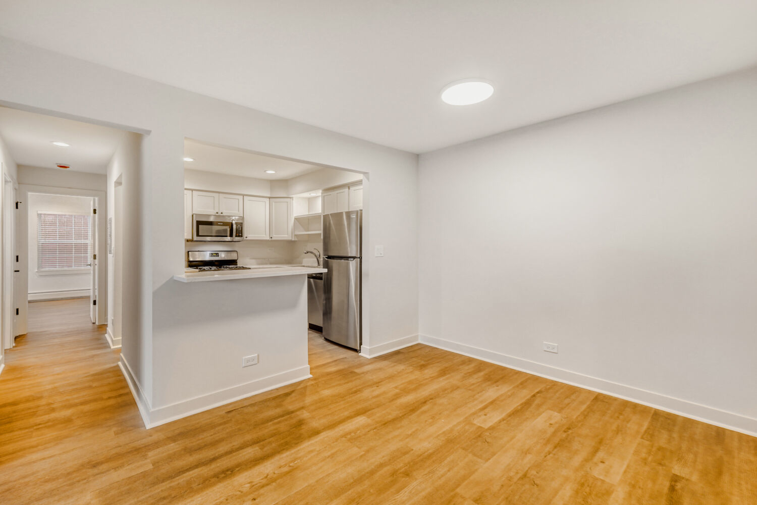 785 Pershing Avenue #1-B, Glen Ellyn, IL 60137