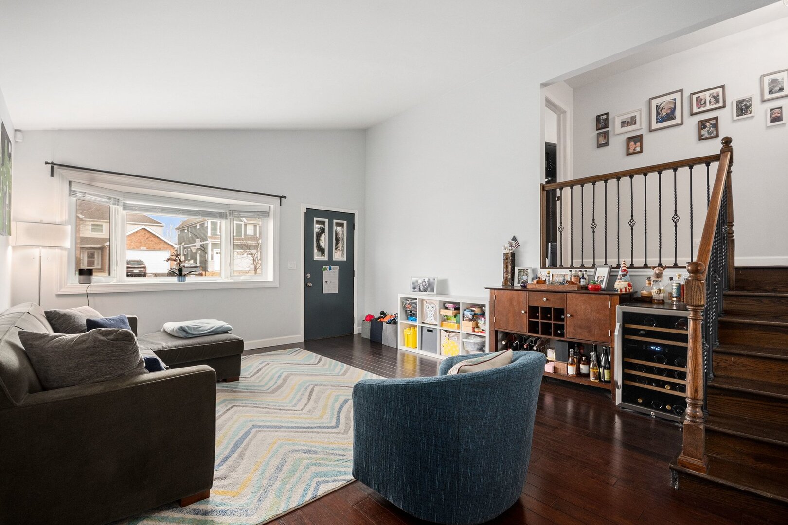 566 W Comstock Avenue, Elmhurst, IL 60126