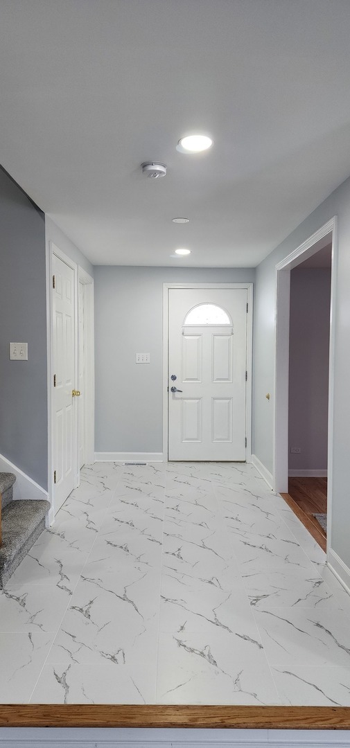 105 Aspen Drive, Schaumburg, IL 60194