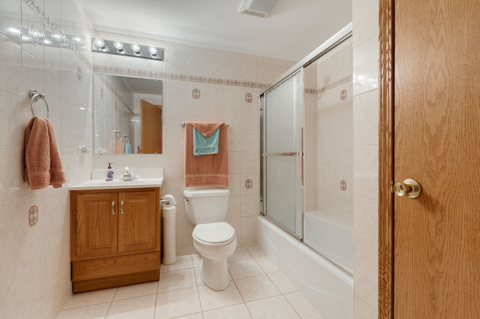 565 Prescott Lane, Gurnee, IL 60031