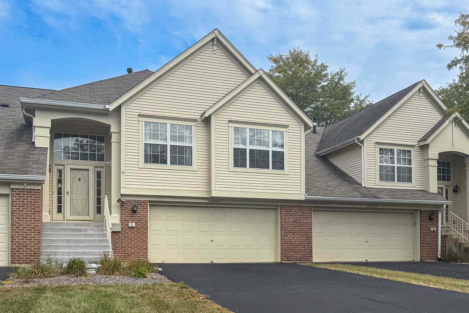 30W015 Juniper Court #30W015, Warrenville, IL 60555