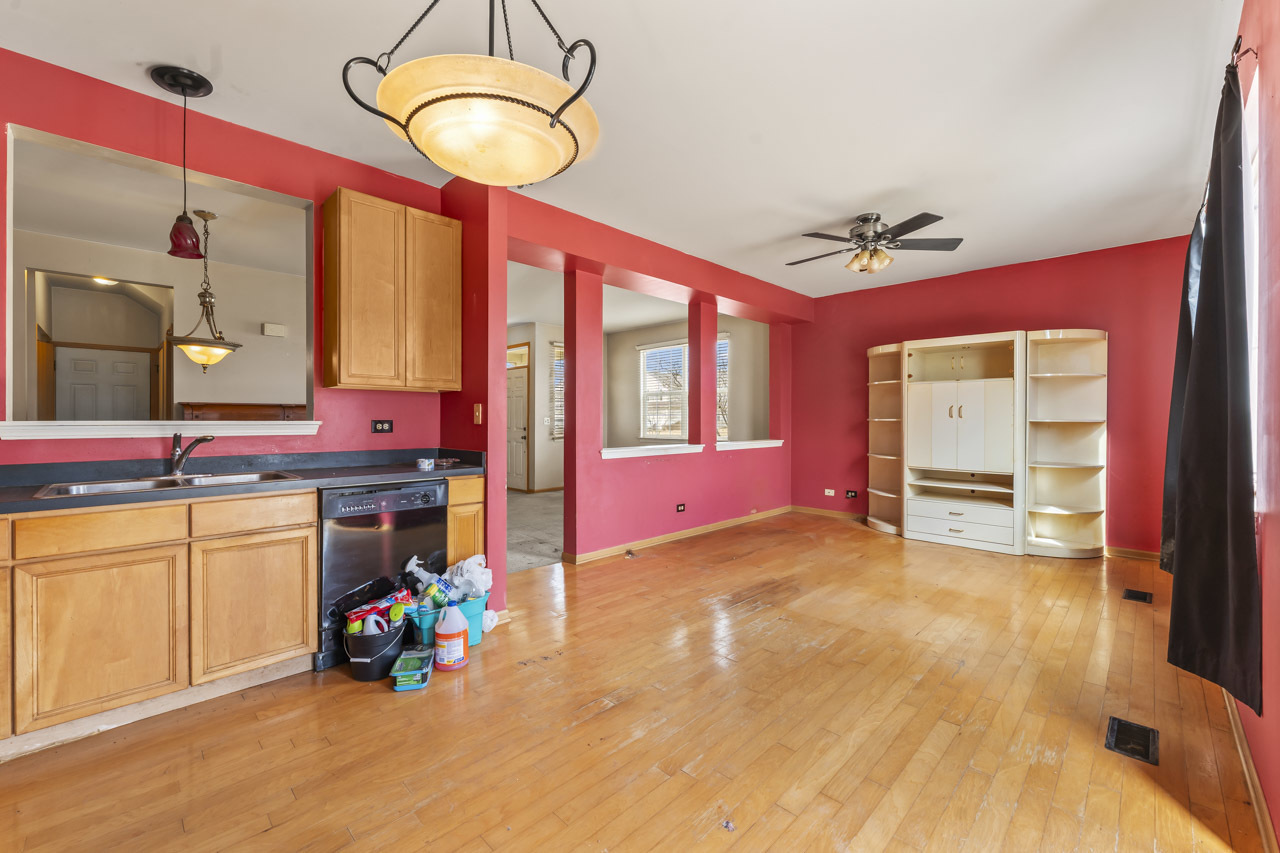 601 W Kristina Lane, Round Lake, IL 60073