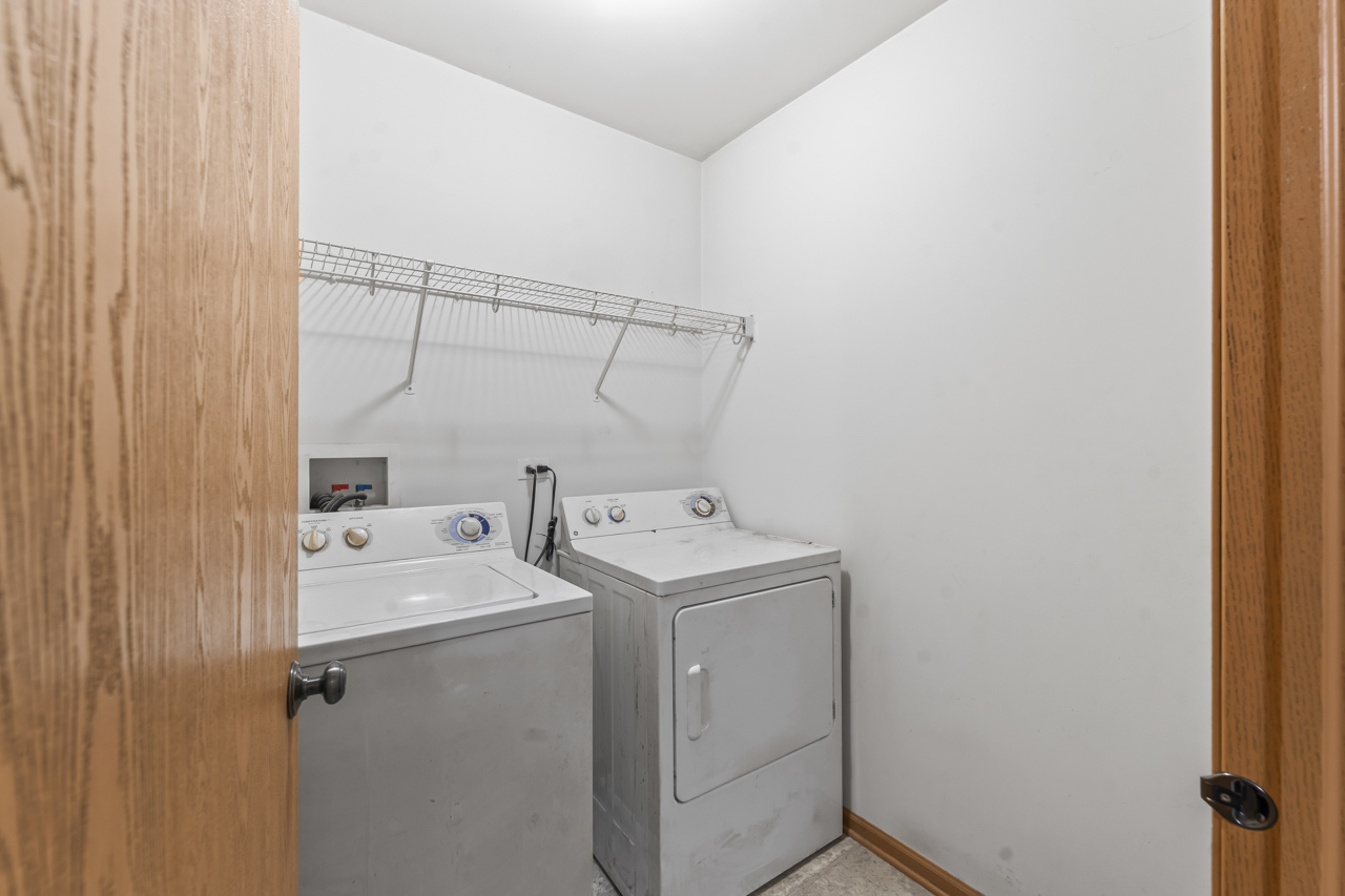 601 W Kristina Lane, Round Lake, IL 60073