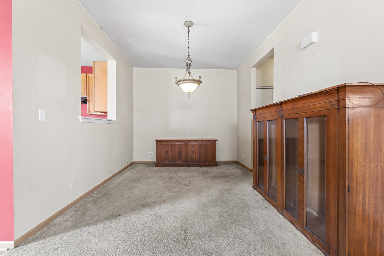 601 W Kristina Lane, Round Lake, IL 60073