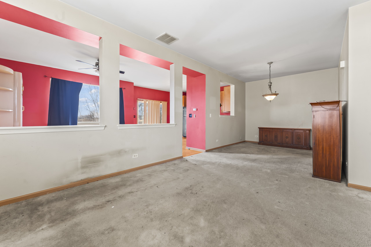 601 W Kristina Lane, Round Lake, IL 60073