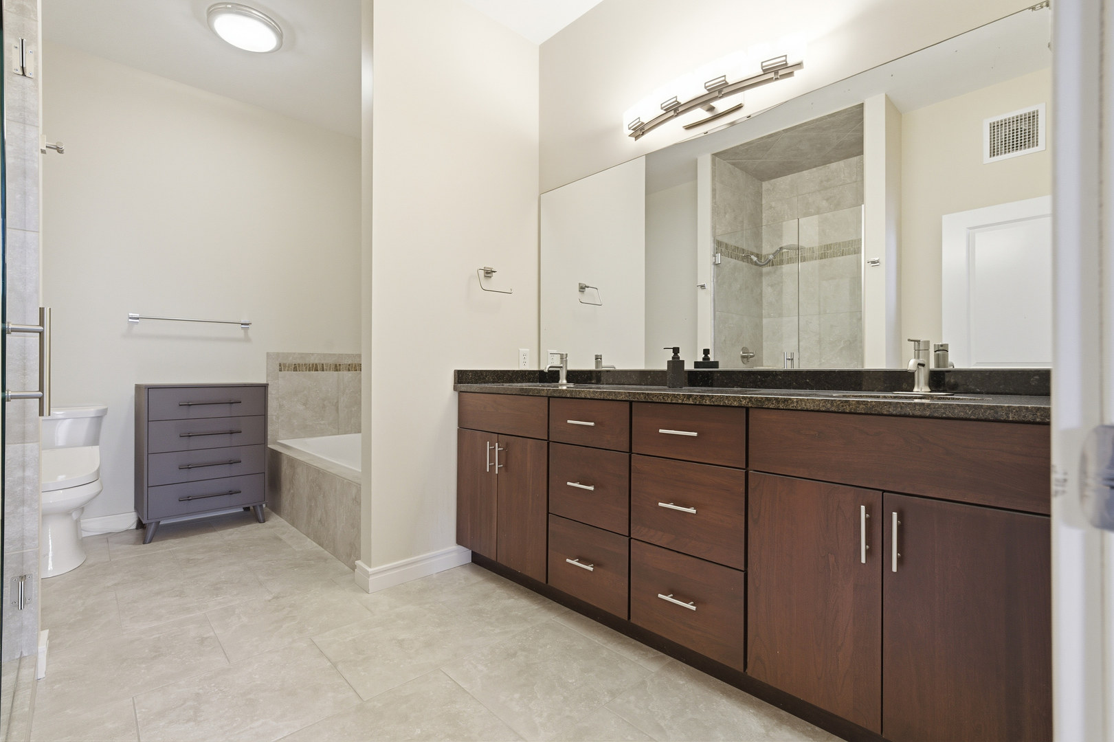 212 N Center Street #301, Bloomington, IL 61701