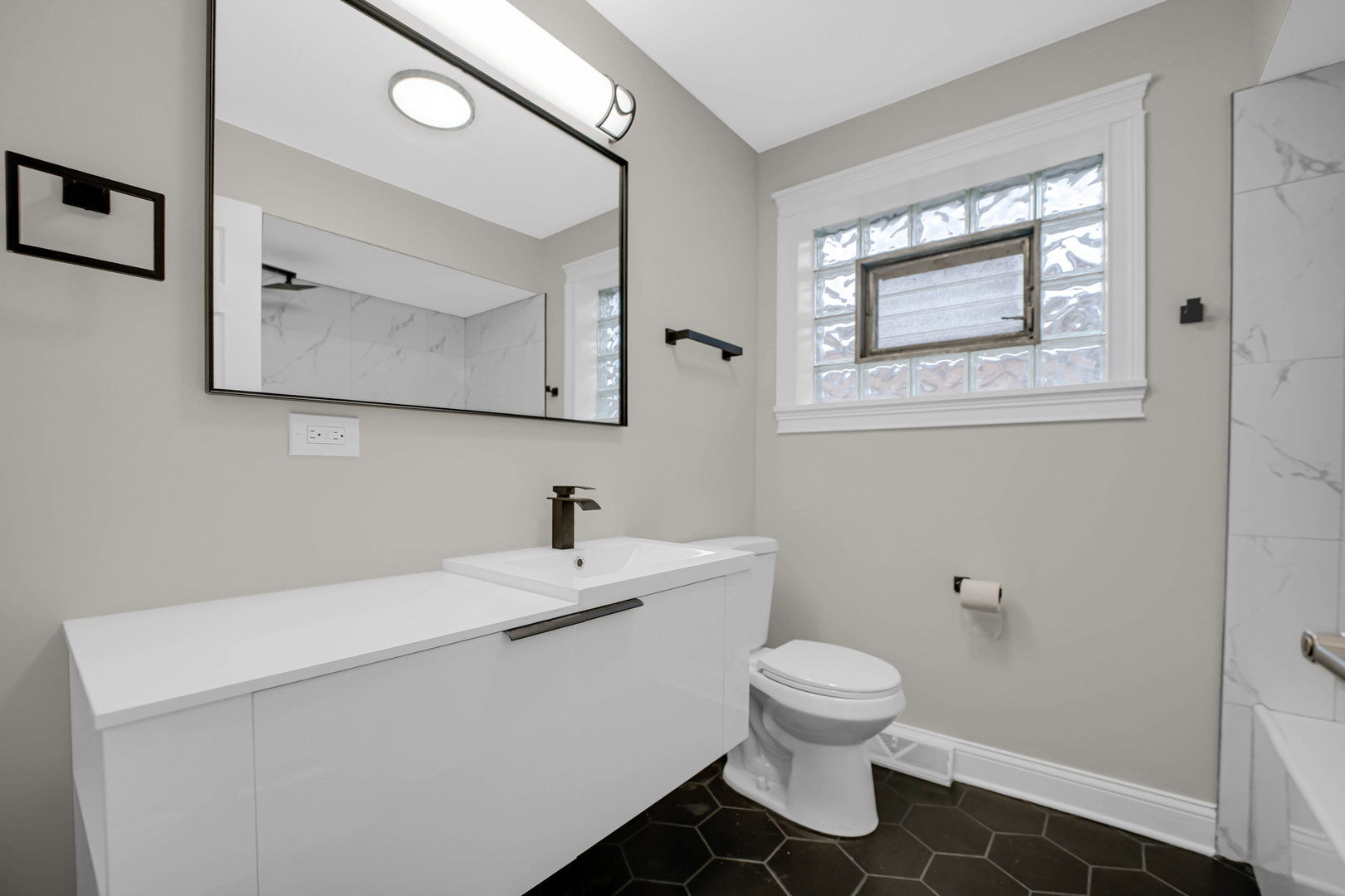 12930 S Carpenter Street, Calumet Park, IL 60827