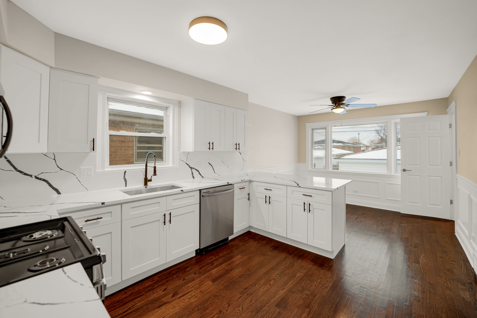 12930 S Carpenter Street, Calumet Park, IL 60827