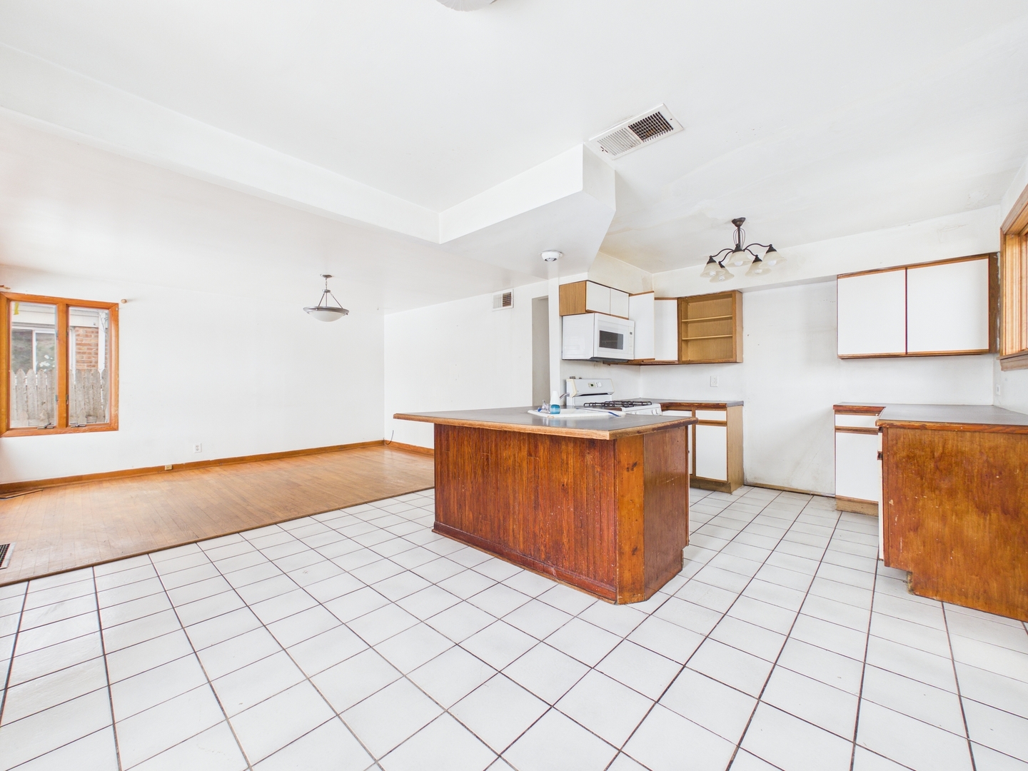 4707 W 82nd Place, Chicago, IL 60652