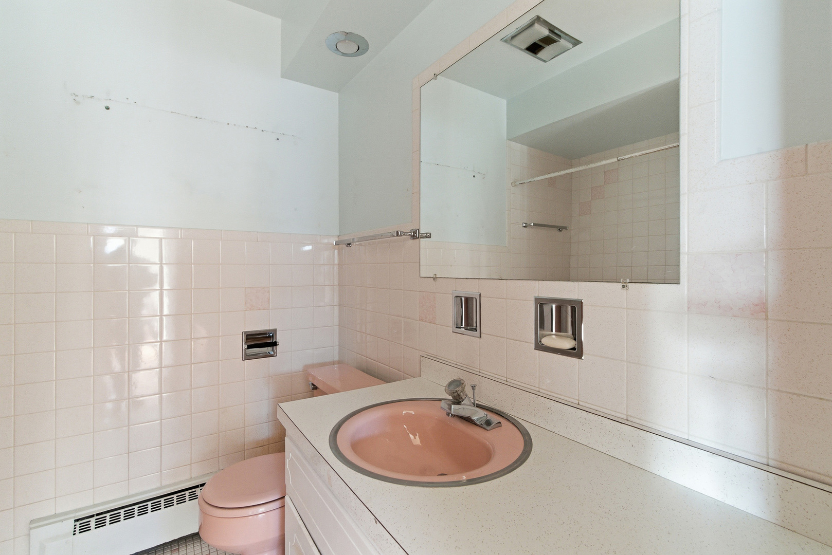 3001 N PARIS Avenue #207, River Grove, IL 60171