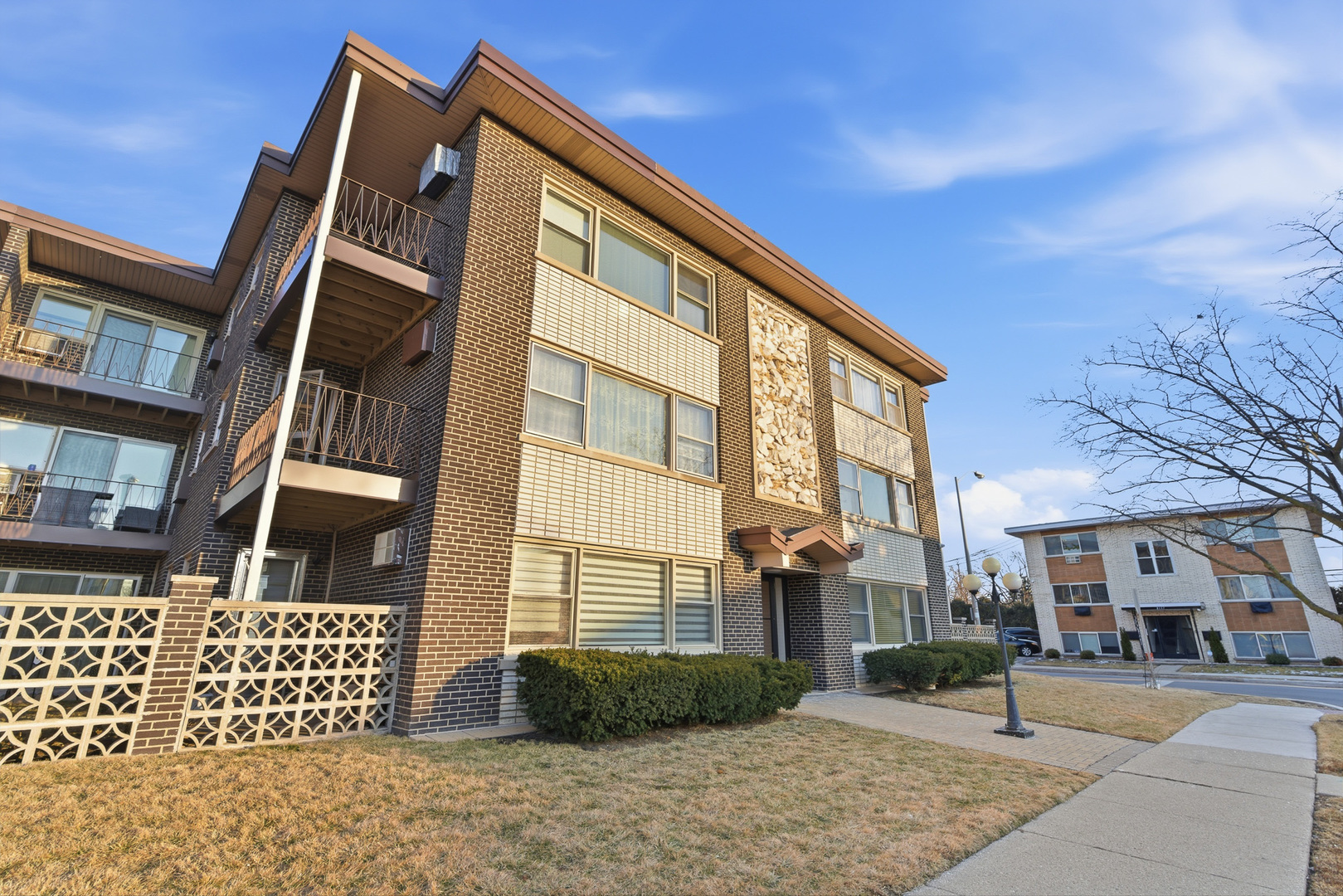 3001 N PARIS Avenue #207, River Grove, IL 60171