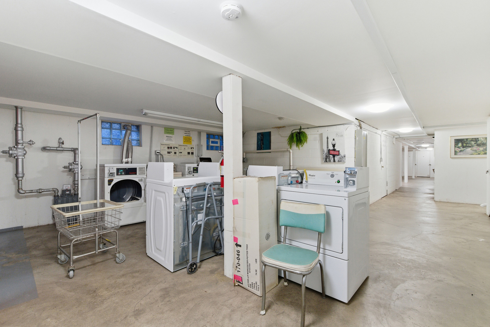 3001 N PARIS Avenue #207, River Grove, IL 60171