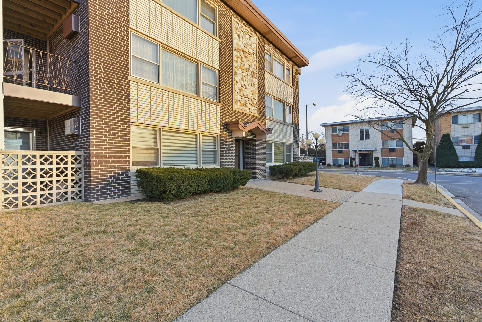 3001 N PARIS Avenue #207, River Grove, IL 60171