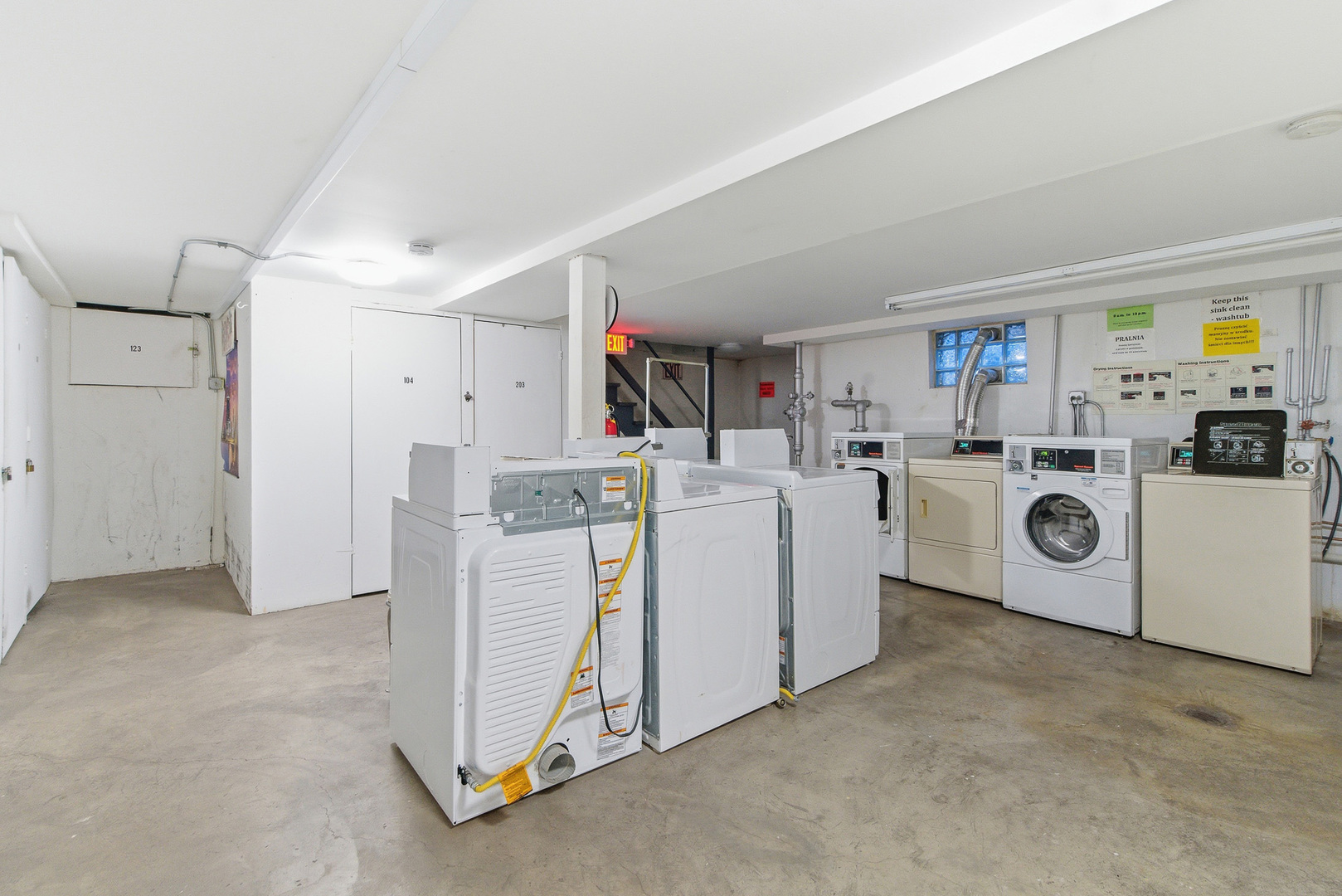 3001 N PARIS Avenue #207, River Grove, IL 60171