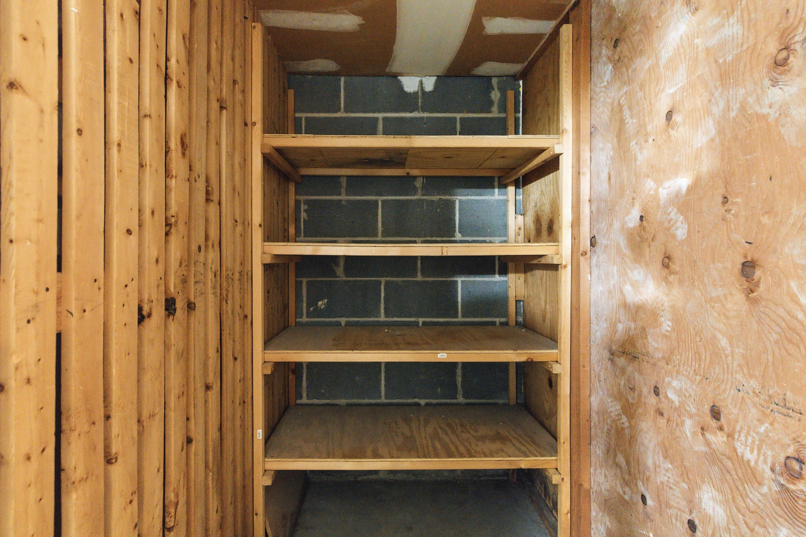 3001 N PARIS Avenue #207, River Grove, IL 60171