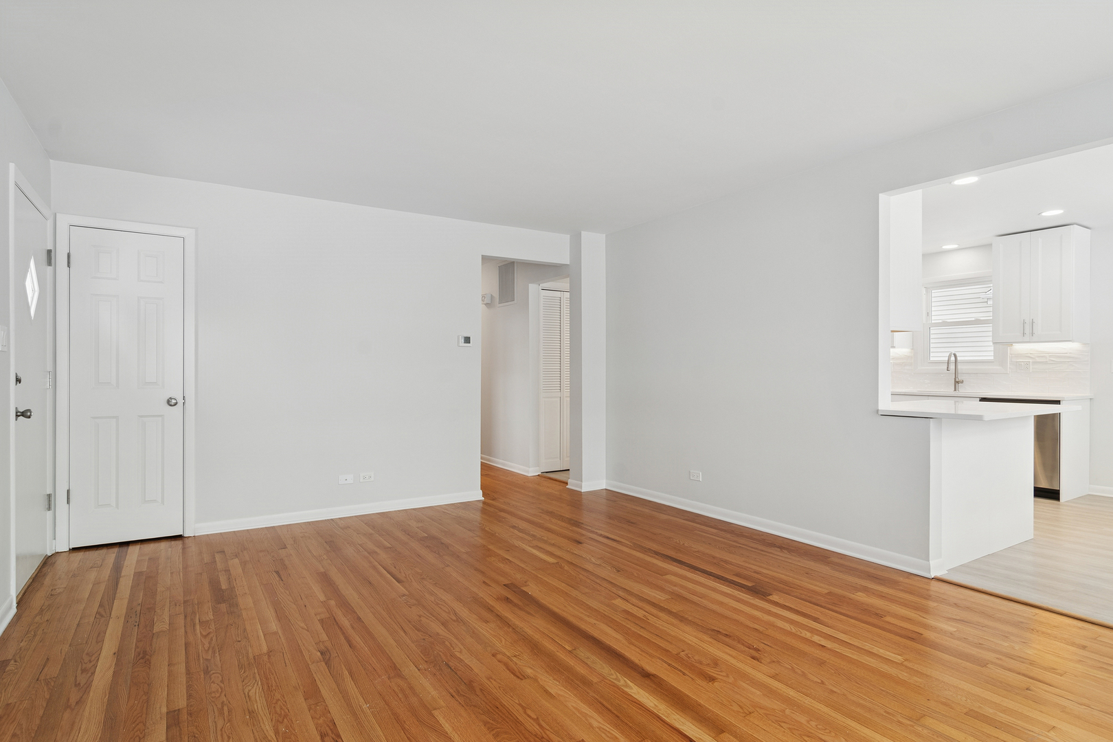 1229 S Haddow Avenue, Arlington Heights, IL 60005