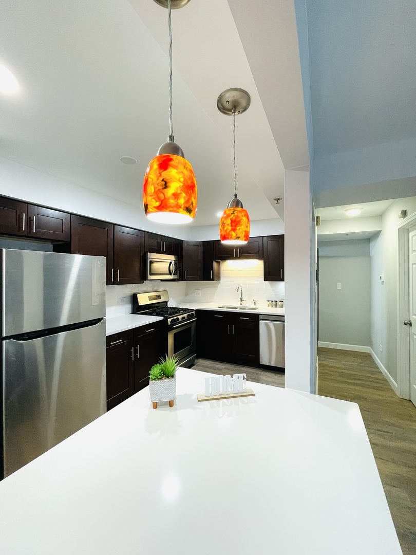 126 S La Londe Avenue #2B, Addison, IL 60101