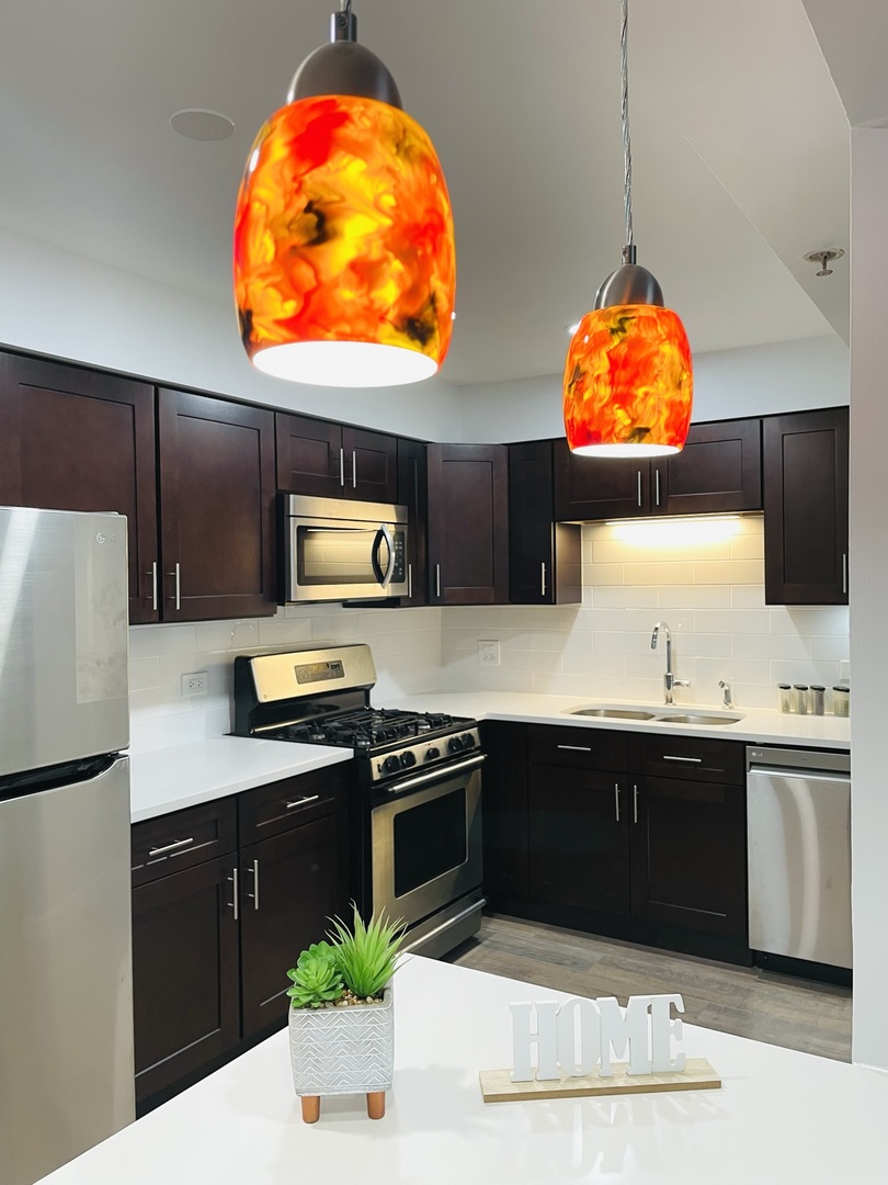 126 S La Londe Avenue #2B, Addison, IL 60101