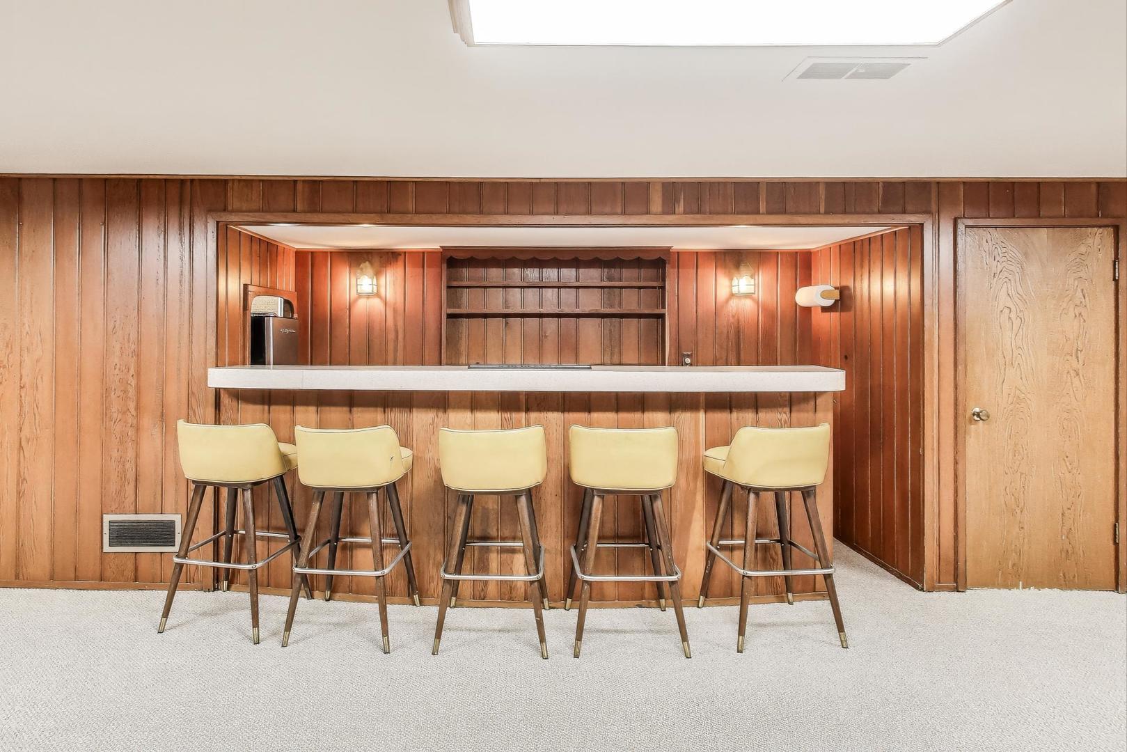 3801 Madison Street, Oak Brook, IL 60523