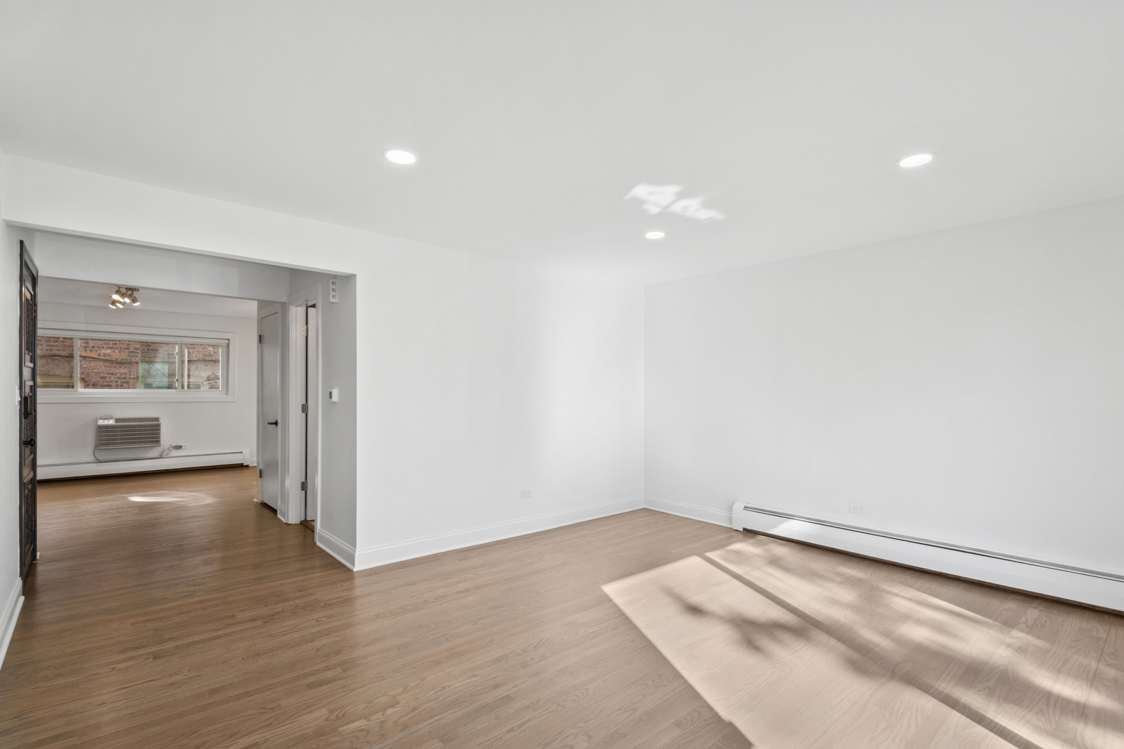 4201 N Paulina Street, Chicago, IL 60613