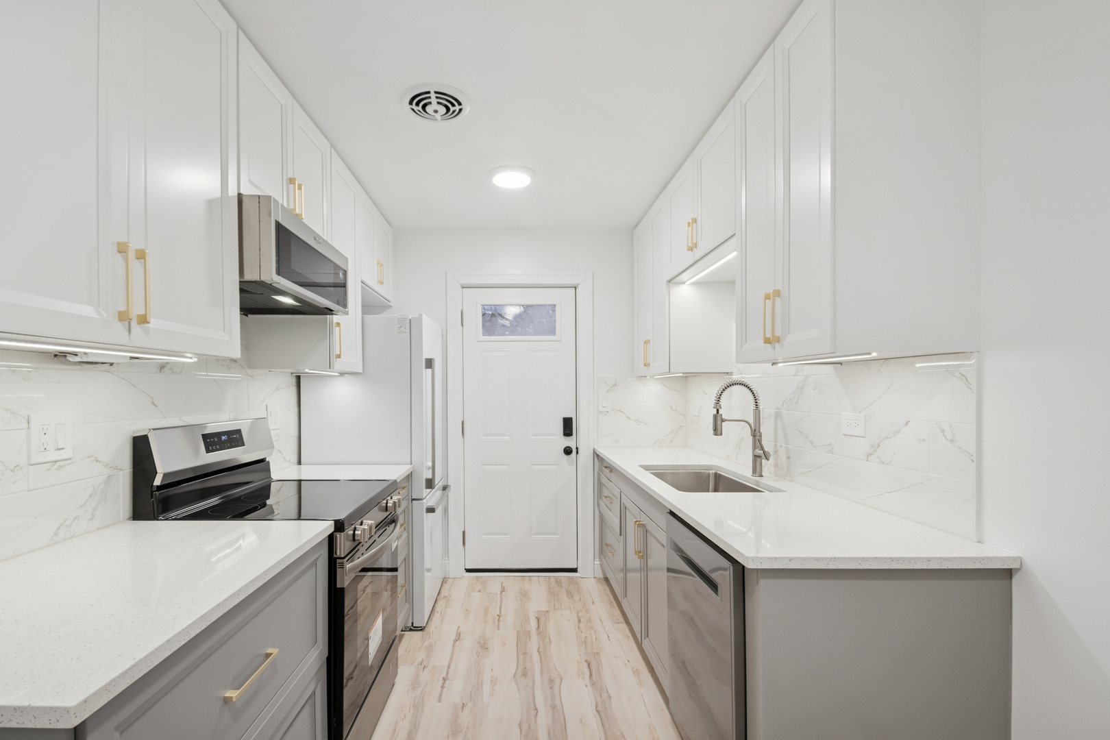 4201 N Paulina Street, Chicago, IL 60613