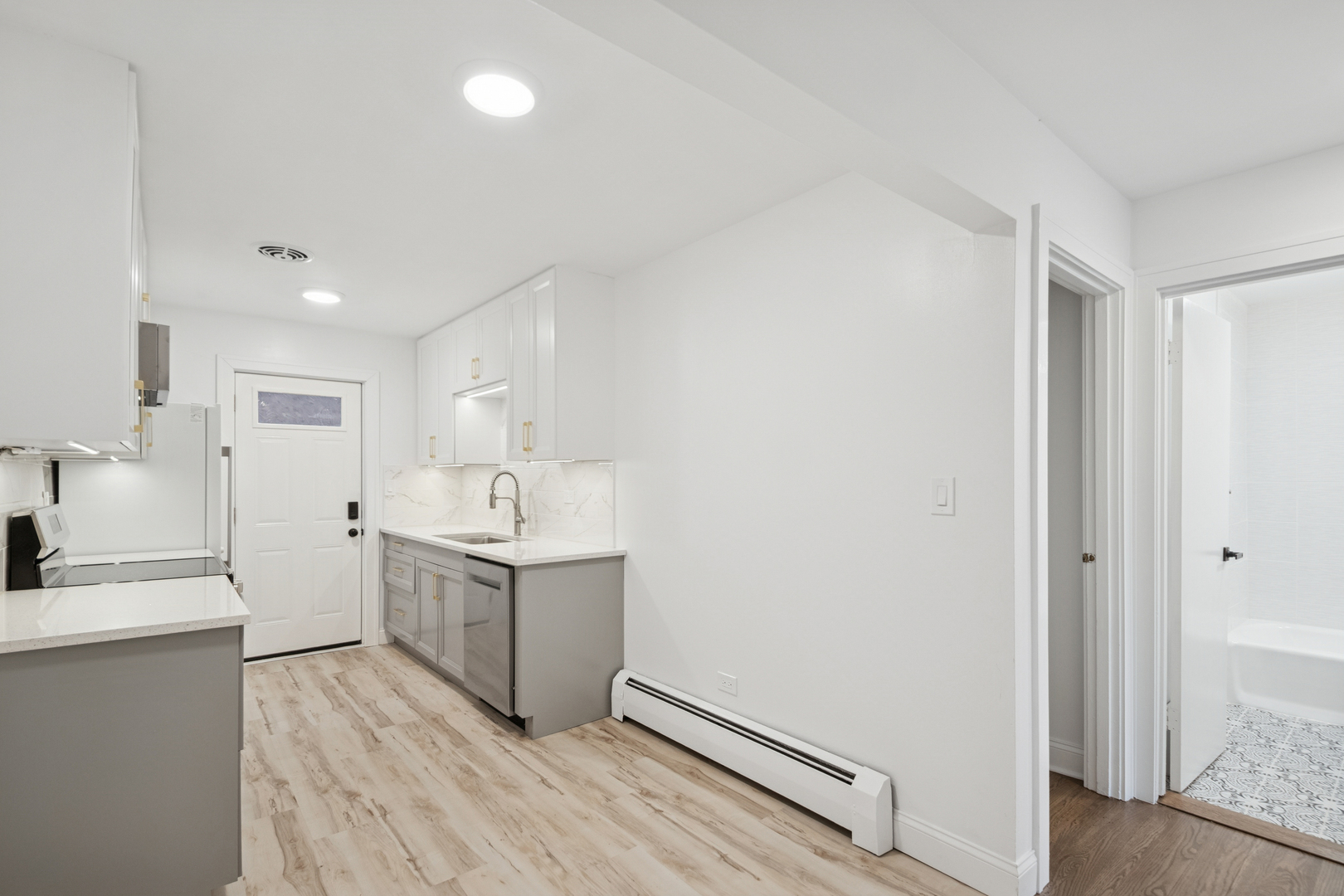 4201 N Paulina Street, Chicago, IL 60613