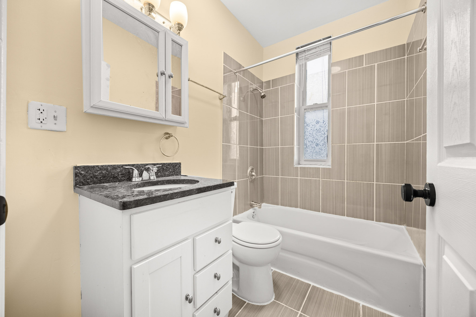 6649 S Rhodes Avenue #1S, Chicago, IL 60637