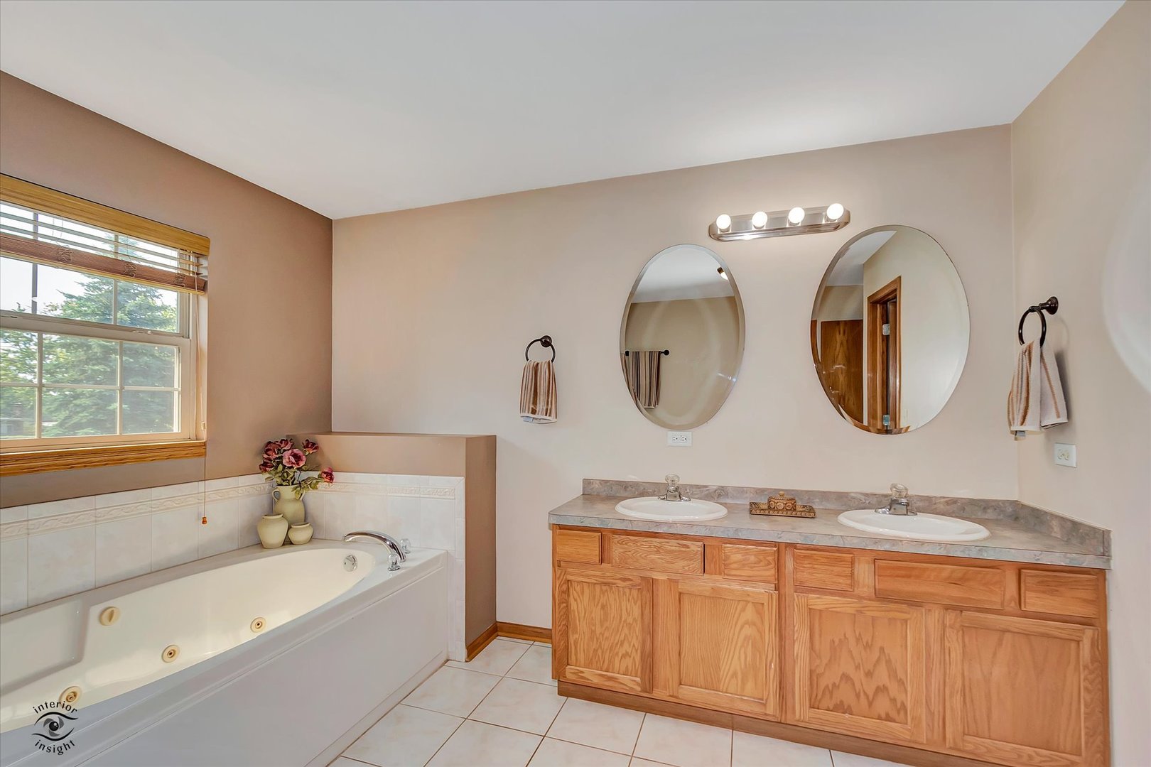 8057 W Duane Drive, Frankfort, IL 60423