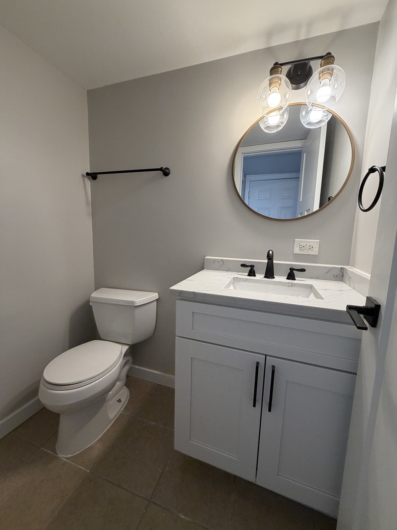 335 David Court #B, Bartlett, IL 60103