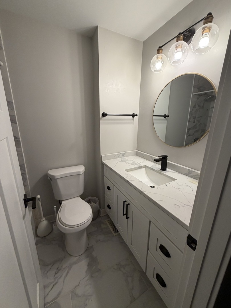 335 David Court #B, Bartlett, IL 60103