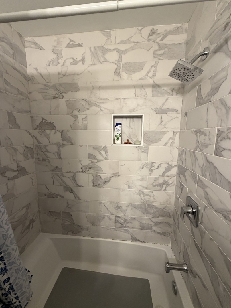 335 David Court #B, Bartlett, IL 60103