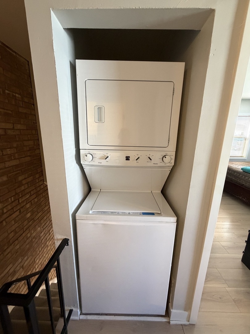 335 David Court #B, Bartlett, IL 60103