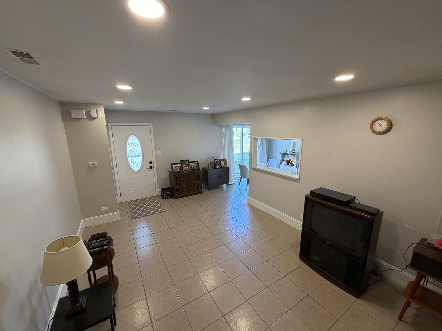 335 David Court #B, Bartlett, IL 60103