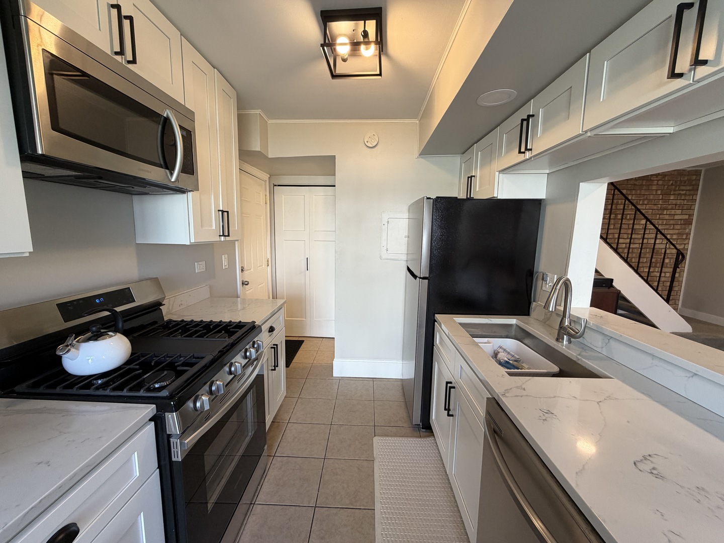 335 David Court #B, Bartlett, IL 60103