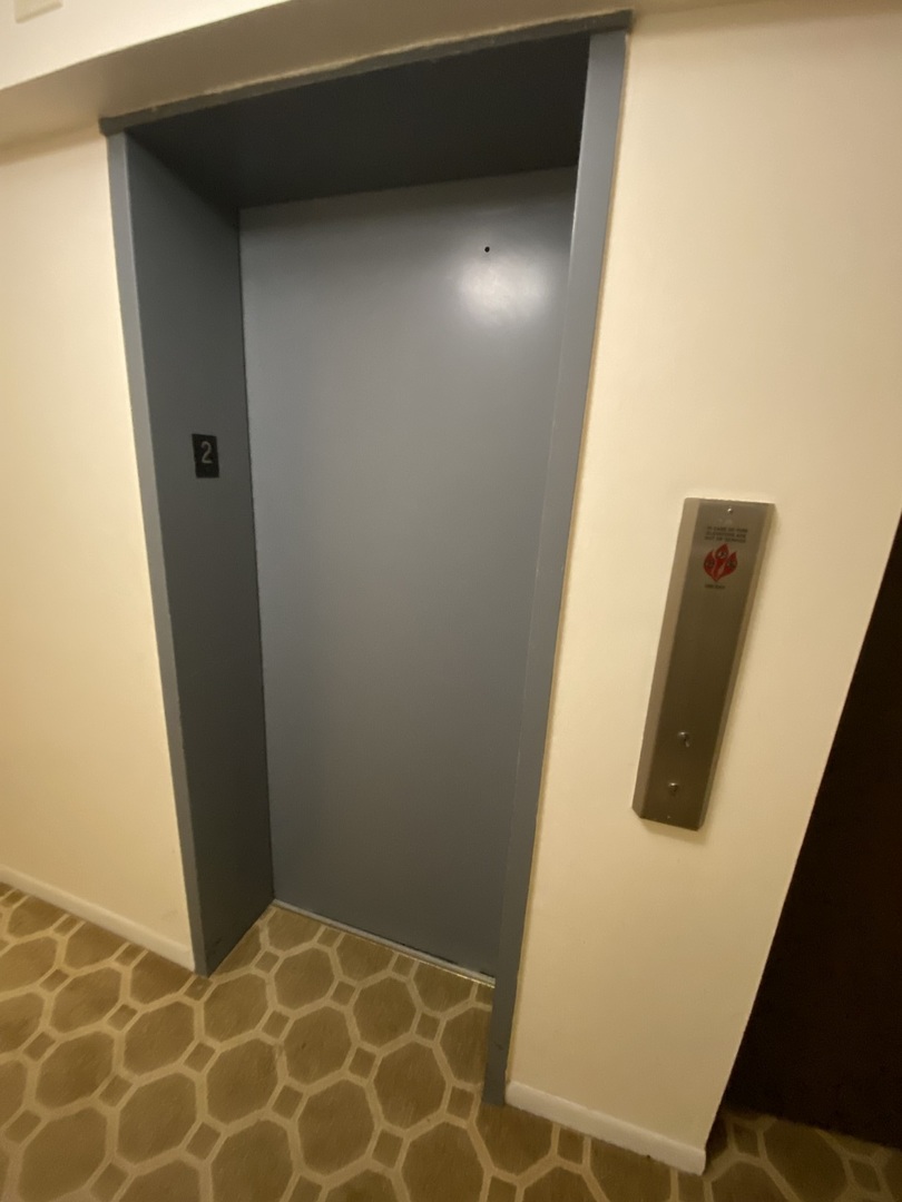 5240 Galitz Street #101, Skokie, IL 60077