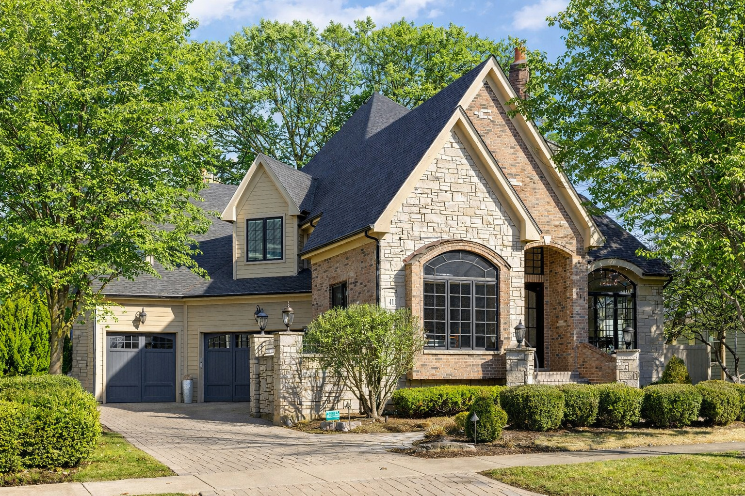 411 W Jefferson Avenue, Naperville, IL 60540