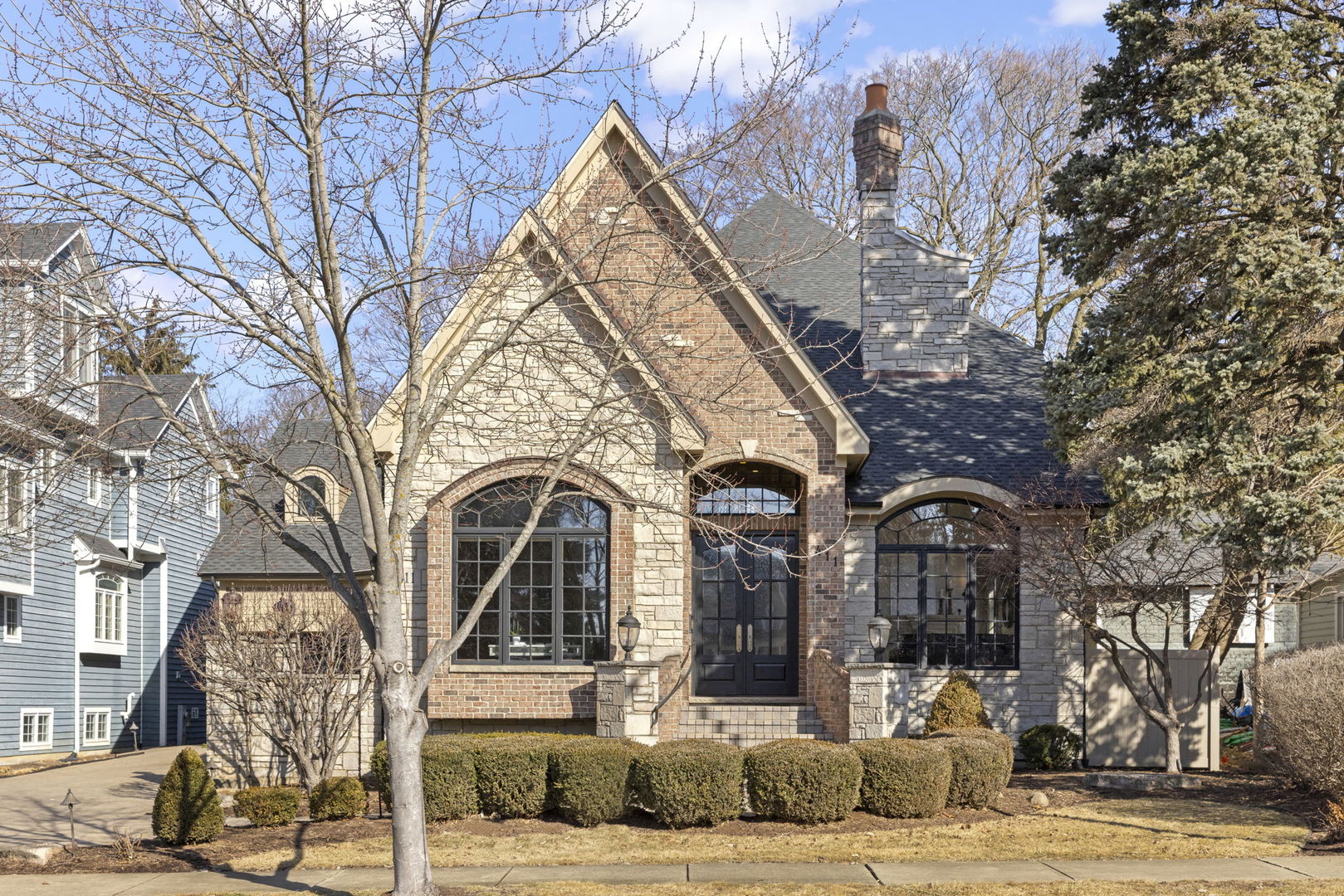 411 W Jefferson Avenue, Naperville, IL 60540