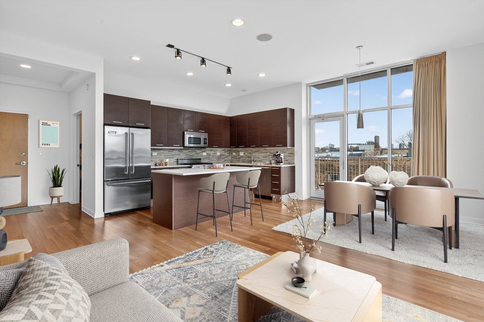 1550 W CORNELIA Avenue #401, Chicago, IL 60657