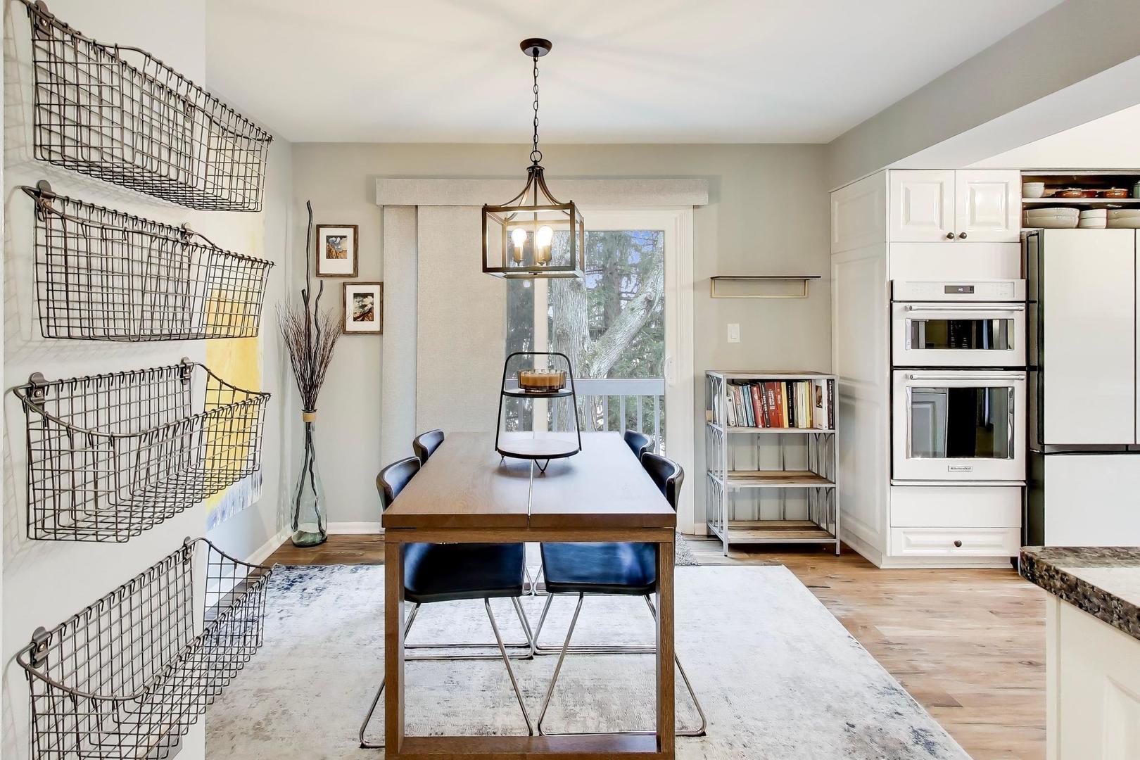 22 Rodeo Drive, Burr Ridge, IL 60527