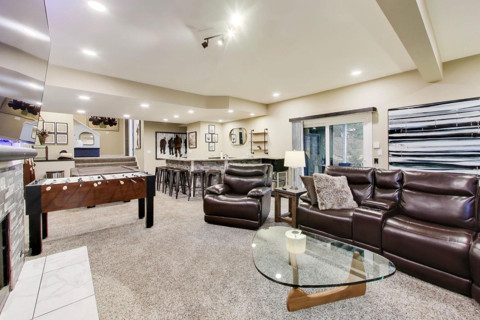 22 Rodeo Drive, Burr Ridge, IL 60527