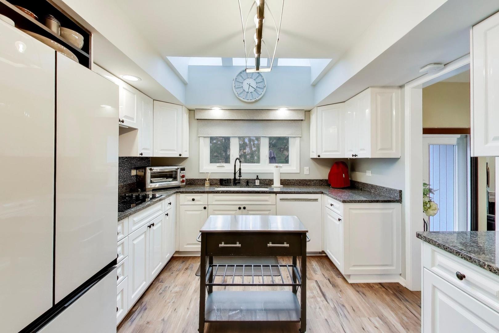 22 Rodeo Drive, Burr Ridge, IL 60527