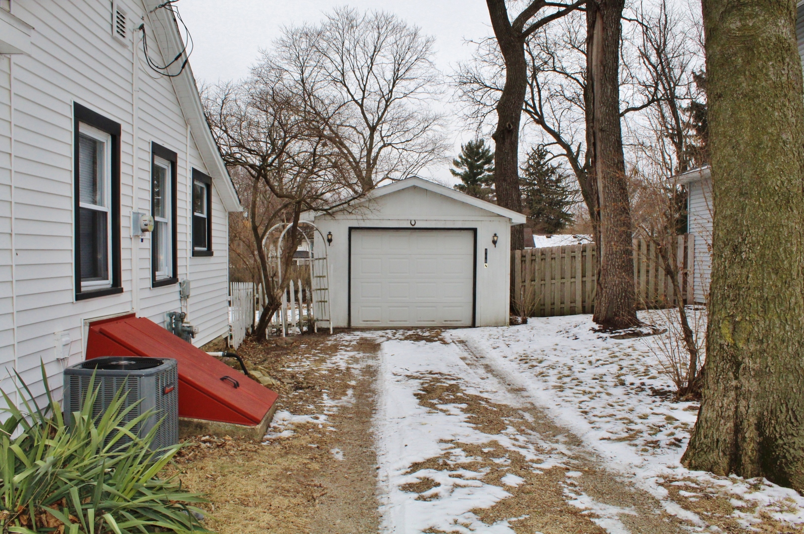 108 N Van Buren Street, Newark, IL 60541