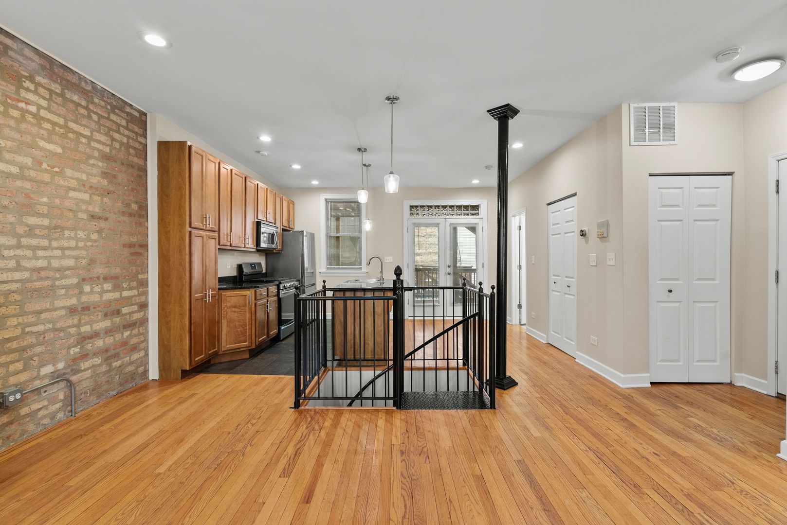 3105 W George Street #1, Chicago, IL 60618