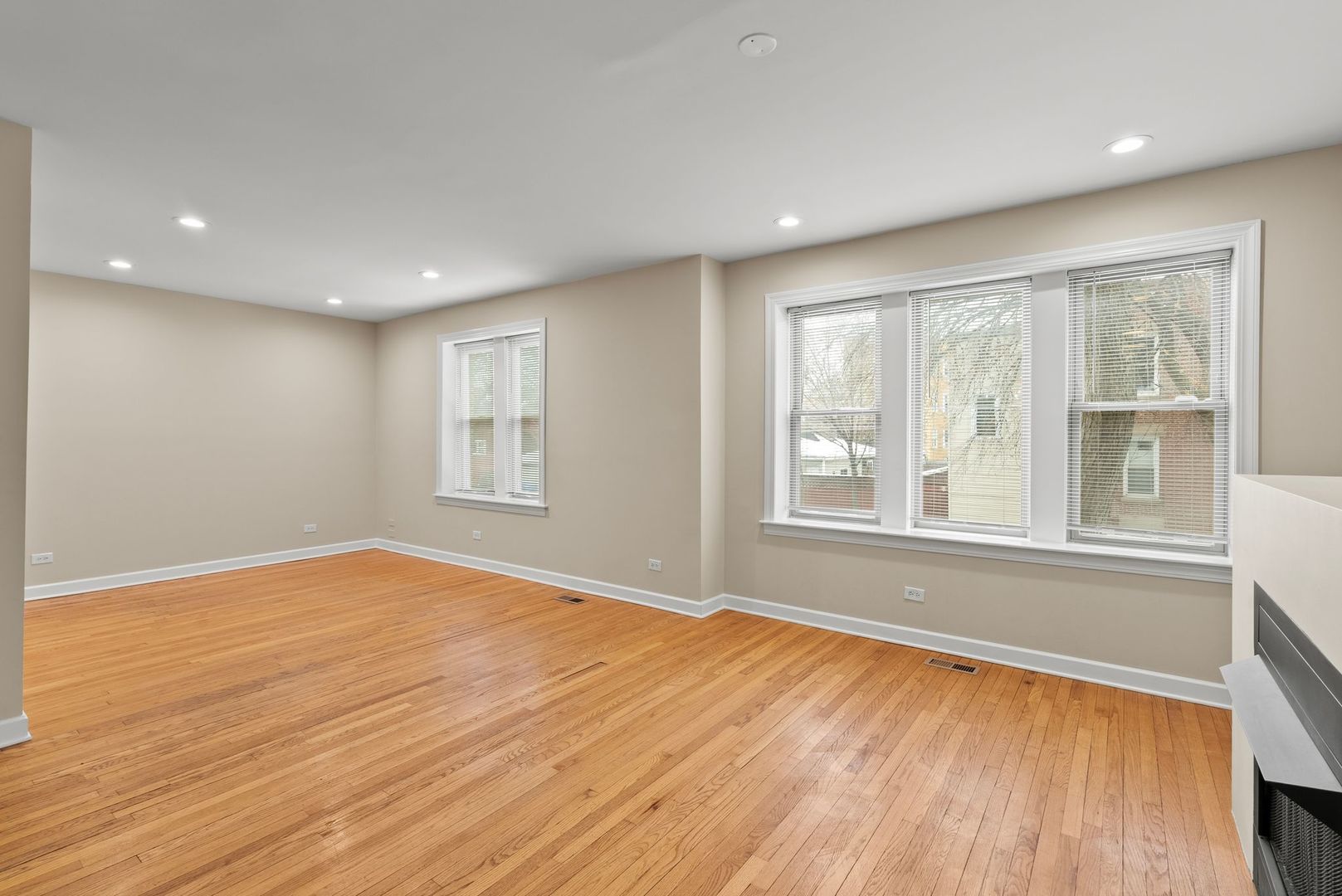 3105 W George Street #1, Chicago, IL 60618