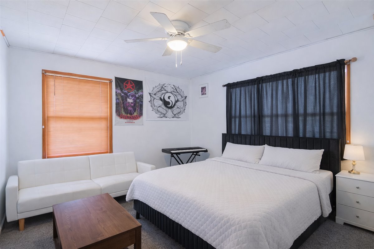 1003 W Jackson Street, Bloomington, IL 61701