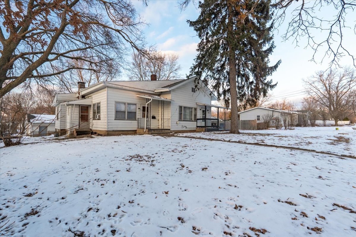 1003 W Jackson Street, Bloomington, IL 61701